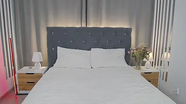 Snapshot of VikkyVonn chatting on 02/21/26, 12:17 VikkyVonn online show from 02/21/26, 12:17