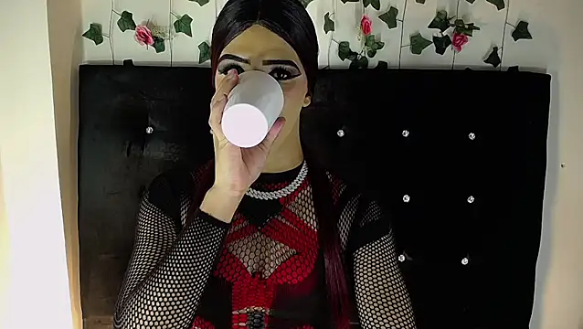 Kristal Queen01 online show from 04/14/26, 08:31