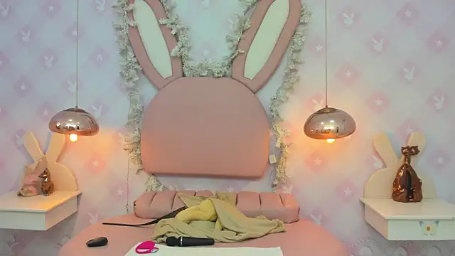 Isabellaa Rosee online show from 04/17/26, 07:39