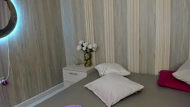 Snapshot of Isabellaa_Rosee chatting on 06/22/26, 08:17 Isabellaa Rosee online show from 06/22/26, 08:17