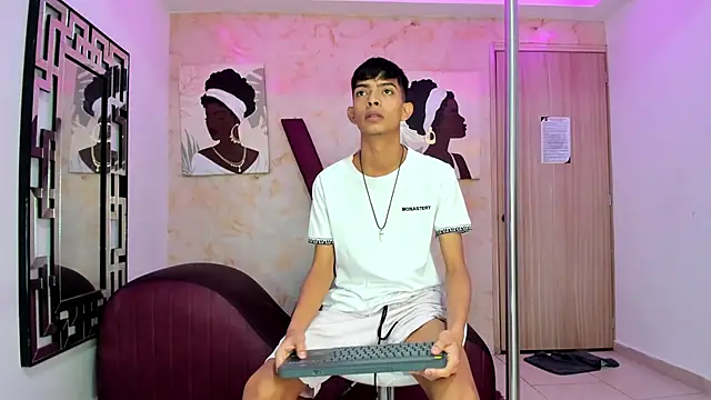 Snapshot of KITTY_BOSH chatting on 02/17/26, 01:29 KITTY BOSH online show from 02/17/26, 01:29