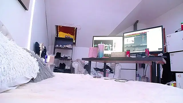 DesireeAnn online show from 03/26/26, 01:17