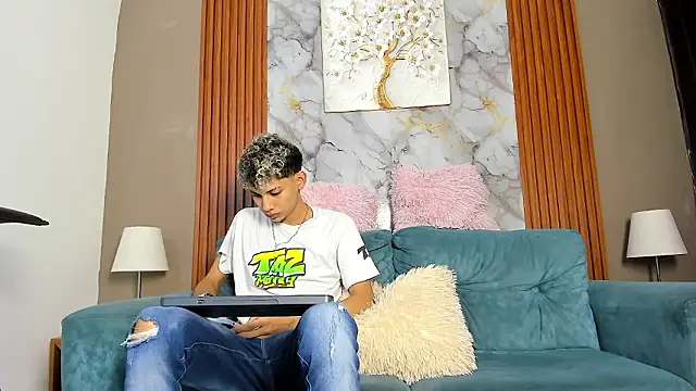 YOUNG BOYS HELL online show from 03/20/26, 01:10