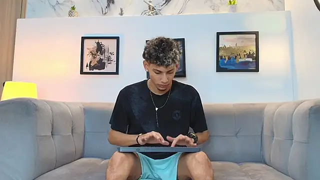 YOUNG BOYS HELL online show from 04/18/26, 01:42