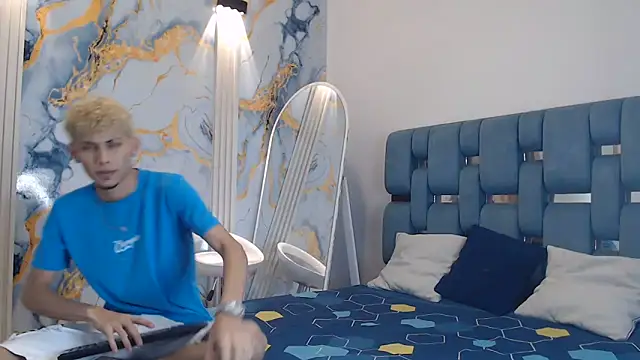 YOUNG BOYS HELL online show from 05/23/26, 01:11