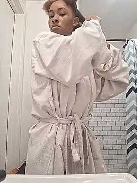 Snapshot of Cinnamonbunn chatting on 02/20/26, 08:09 Cinnamonbunn online show from 02/20/26, 08:09