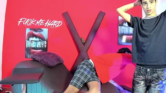 Snapshot of GREEN_BOYS chatting on 02/25/26, 07:18 GREEN BOYS online show from 02/25/26, 07:18