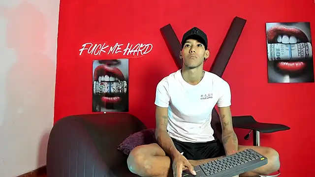 Snapshot of GREEN_BOYS chatting on 02/26/26, 07:40 GREEN BOYS online show from 02/26/26, 07:40