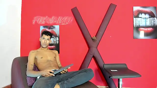 Snapshot of GREEN_BOYS chatting on 03/04/26, 07:36 GREEN BOYS online show from 03/04/26, 07:36