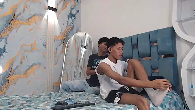 GREEN BOYS online show from 04/12/26, 07:19