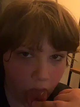 Snapshot of plushietoy chatting on 02/22/26, 02:45 plushietoy online show from 02/22/26, 02:45