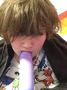 Snapshot of plushietoy chatting on 02/28/26, 04:19 plushietoy online show from 02/28/26, 04:19