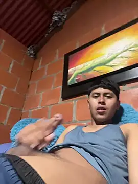 Snapshot of Miguel_960 chatting on 05/01/26, 02:27 Miguel 960 online show from 05/01/26, 02:27