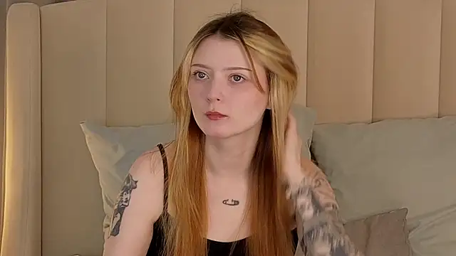 Snapshot of AlyssFrost chatting on 05/07/26, 02:50 AlyssFrost online show from 05/07/26, 02:50