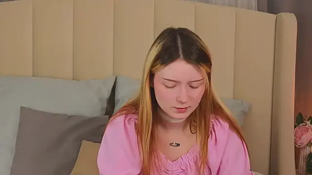 Snapshot of AlyssFrost chatting on 05/19/26, 02:51 AlyssFrost online show from 05/19/26, 02:51