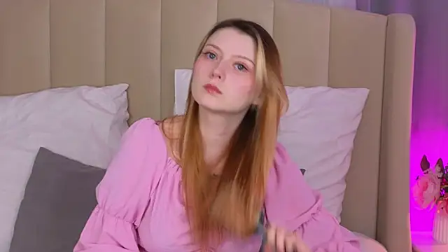 Snapshot of AlyssFrost chatting on 06/09/26, 02:45 AlyssFrost online show from 06/09/26, 02:45