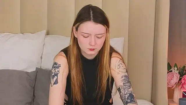 Snapshot of AlyssFrost chatting on 06/23/26, 02:53 AlyssFrost online show from 06/23/26, 02:53