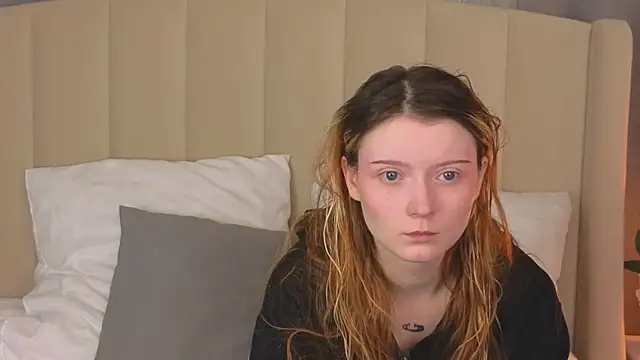 Snapshot of AlyssFrost chatting on 06/26/26, 02:38 AlyssFrost online show from 06/26/26, 02:38
