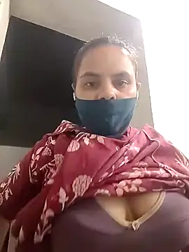 Snapshot of taniya0 chatting on 04/27/26, 04:49 taniya0 online show from 04/27/26, 04:49