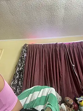 Snapshot of Blasiandoll2222 chatting on 02/20/26, 05:04 Blasiandoll2222 online show from 02/20/26, 05:04