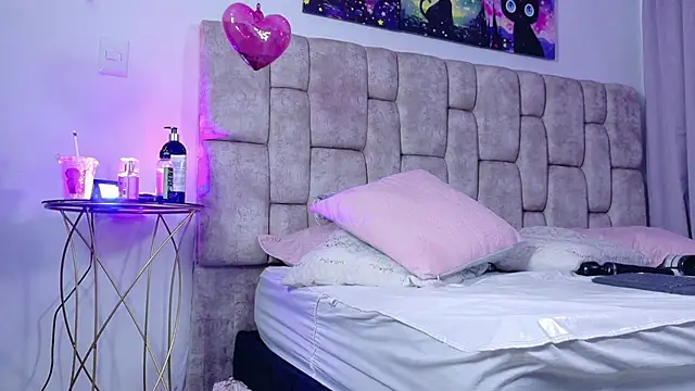 Snapshot of MiiaBlumm_ chatting on 02/24/26, 11:25 MiiaBlumm online show from 02/24/26, 11:25