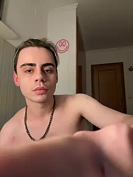 Snapshot of YourFavouriteTwink chatting on 02/15/26, 10:39 YourFavouriteTwink online show from 02/15/26, 10:39