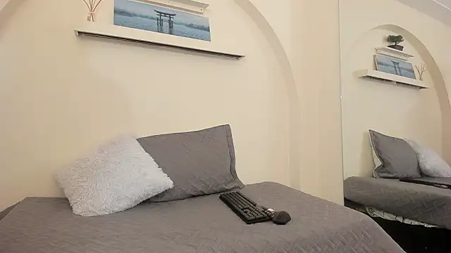 Snapshot of alicee__whitee chatting on 02/18/26, 08:49 alicee whitee online show from 02/18/26, 08:49