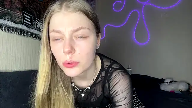 CassandraMur online show from 02/18/26, 05:09