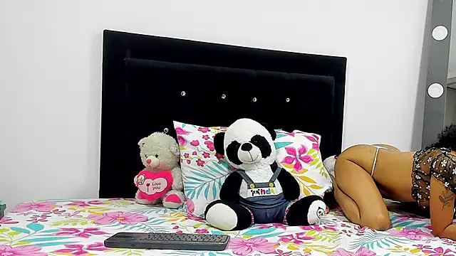 Snapshot of DanielaWane chatting on 02/26/26, 07:51 DanielaWane online show from 02/26/26, 07:51