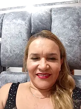 charlotte milf30 online show from 04/16/26, 12:44