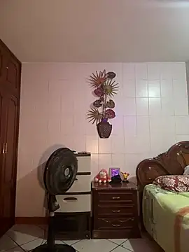 Valentinacouple online show from 06/08/26, 01:28