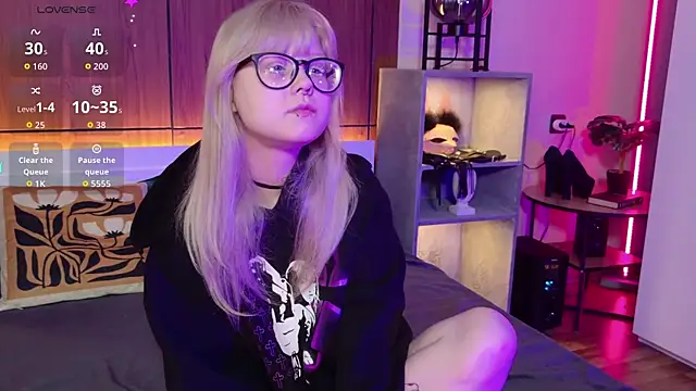 MoliQin online show from 04/19/26, 08:13