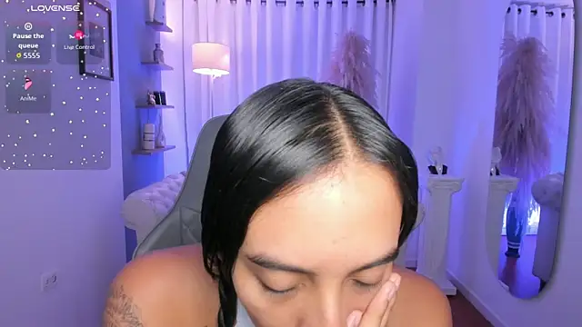 saori katsumi  online show from 04/13/26, 11:37