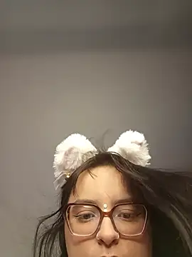 daphneev online show from 06/24/26, 10:20