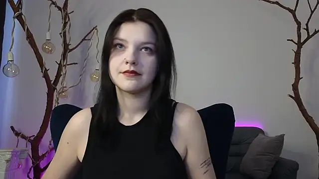 Snapshot of DeliaEffy chatting on 02/27/26, 01:22 DeliaEffy online show from 02/27/26, 01:22