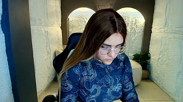 Snapshot of Marianna_r_ chatting on 03/03/26, 07:42 Marianna r online show from 03/03/26, 07:42