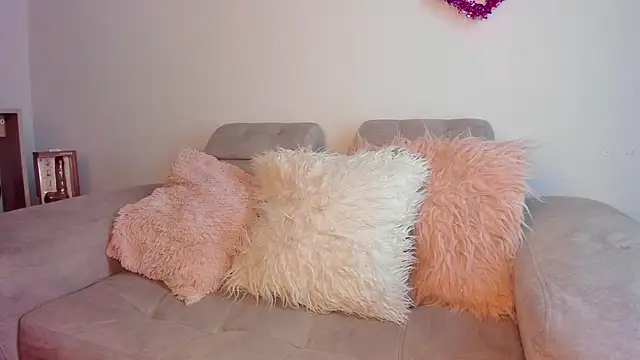 Snapshot of Tylla__ chatting on 02/24/26, 05:05 Tylla online show from 02/24/26, 05:05