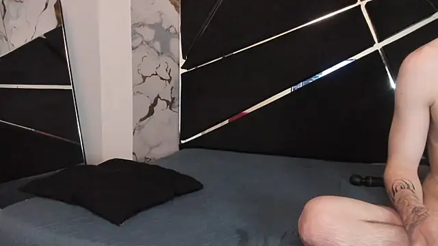 Couple In Heat online show from 04/16/26, 09:39