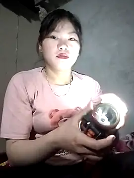 Snapshot of Baby_flower_1 chatting on 02/18/26, 12:50 Baby flower 1 online show from 02/18/26, 12:50