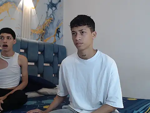 Snapshot of GOLD_BOYS chatting on 02/25/26, 01:21 GOLD BOYS online show from 02/25/26, 01:21