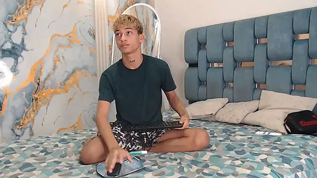 GOLD BOYS online show from 04/18/26, 01:37