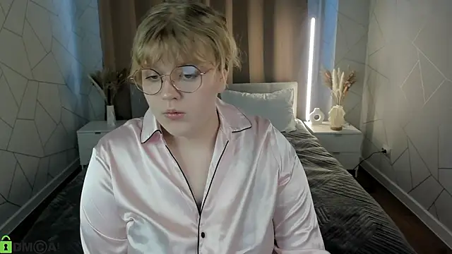 luna c0ra online show from 03/19/26, 01:09