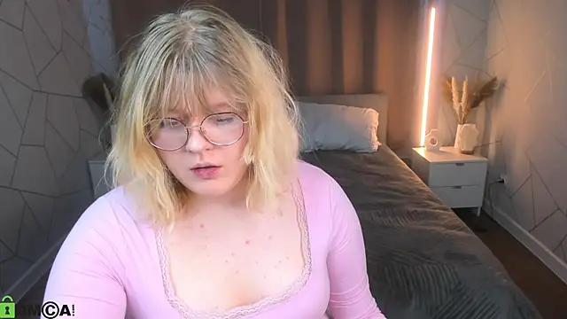 luna c0ra online show from 04/11/26, 01:10