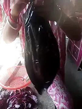 Snapshot of sona_sweet chatting on 02/22/26, 04:46 sona sweet online show from 02/22/26, 04:46