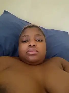 Snapshot of SweetDarkBrownie chatting on 03/02/26, 09:05 SweetDarkBrownie online show from 03/02/26, 09:05