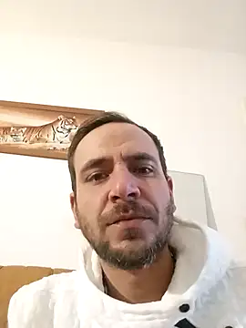 Snapshot of Mikedebo chatting on 02/18/26, 04:36 Mikedebo online show from 02/18/26, 04:36