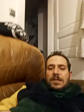 Snapshot of Mikedebo chatting on 03/04/26, 08:04 Mikedebo online show from 03/04/26, 08:04