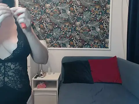 Snapshot of SaraGina chatting on 02/18/26, 09:00 SaraGina online show from 02/18/26, 09:00