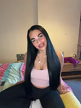 Snapshot of Darkfantisyx chatting on 02/20/26, 04:40 Darkfantisyx online show from 02/20/26, 04:40