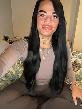 Snapshot of Darkfantisyx chatting on 02/22/26, 04:16 Darkfantisyx online show from 02/22/26, 04:16